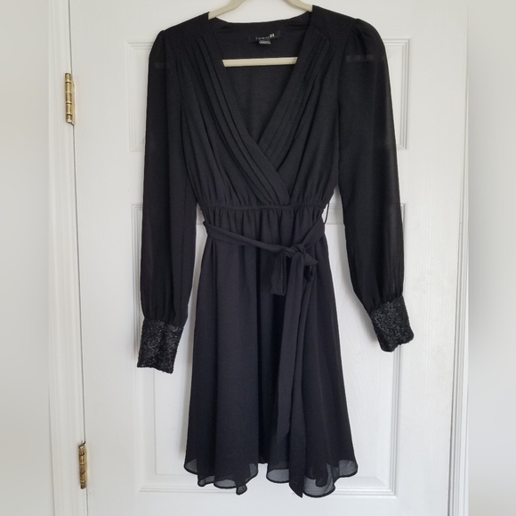 Forever 21 Long Sleeve Black  Dress Size Small Belted Sequined  Cuffs - Picture 1 of 14